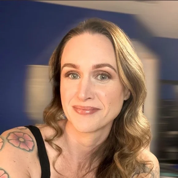 State Of Fashion is LIVE. Summer essentials and unlisted sample sale Live - Picture 1 of 11